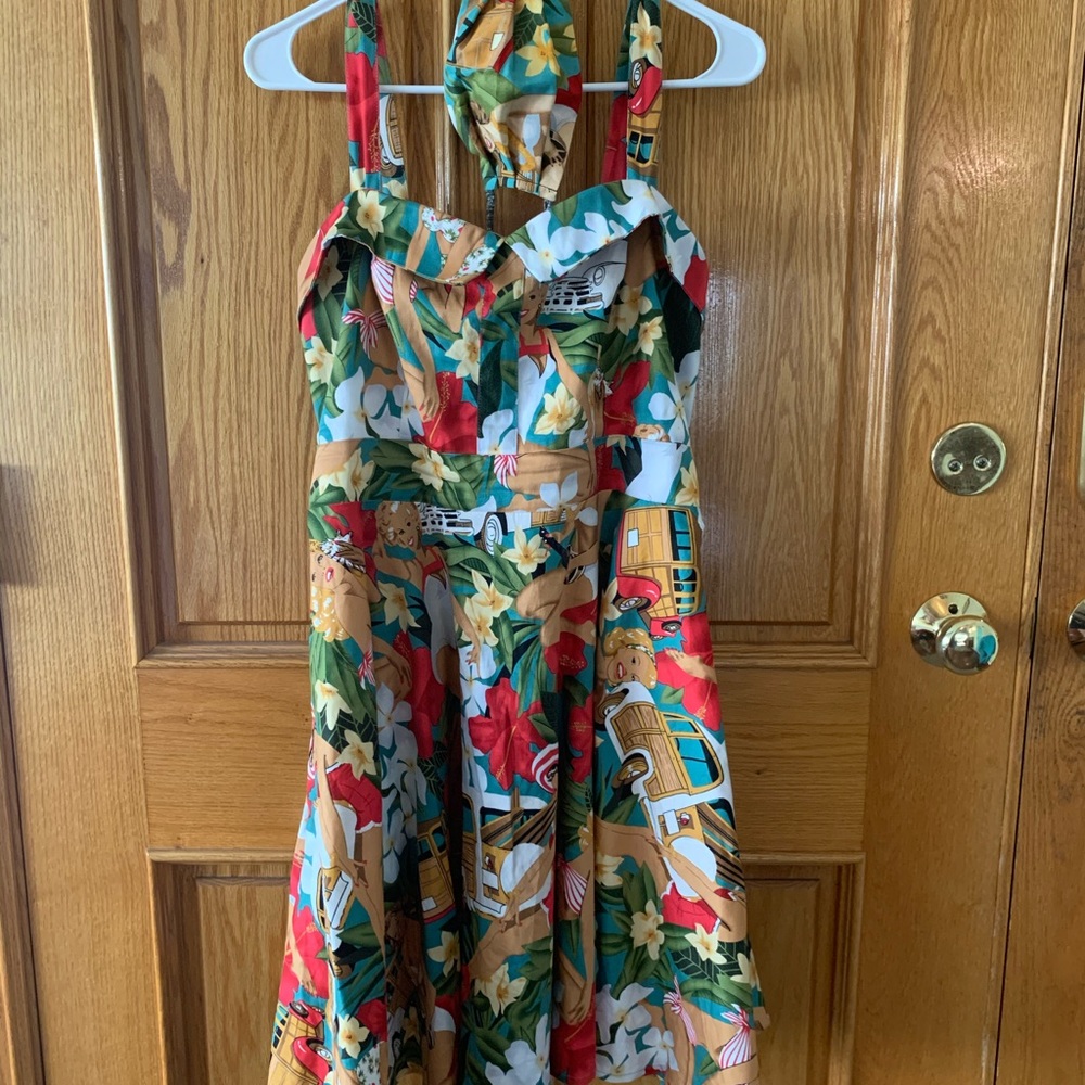 Miss Lulo pinup dress with matching mask! - Picture 2 of 4